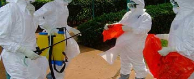 باريس تعزز اجراءاتها للوقاية من ايبولا وتعد بمساعدة الدول الإفريقية