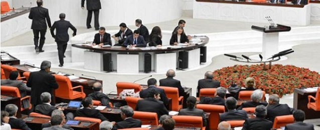بدء جلسة البرلمان التركي حول التدخل في سوريا والعراق