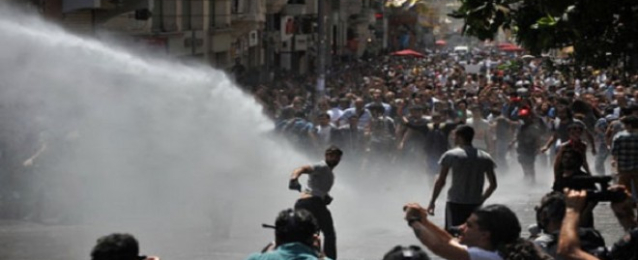 تركيا: 31 قتيلاً و360 جريحاً منذ بدء تظاهرات الأكراد لمساندة “كوبانى”