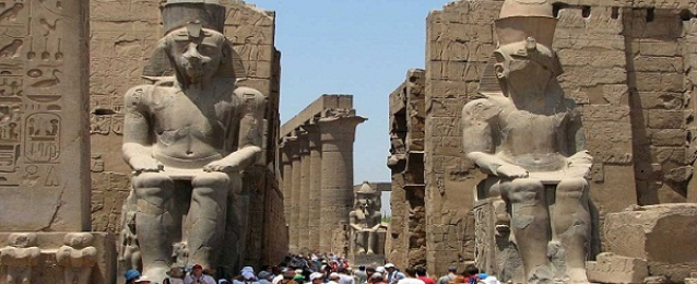 وزير السياحة يطمئن منظمي الرحلات البريطانية على استقرار الوضع الأمني في مصر