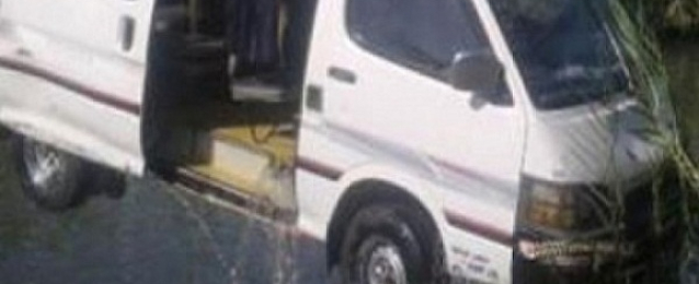 إصابة 17 في حادث انقلاب سيارة داخل ترعة بسوهاج