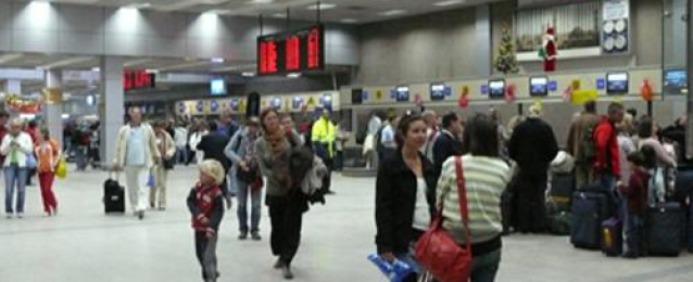 مطار الغردقة الدولى يستقبل أكثر من 14 ألف سائح أوروبى على متن 81 رحلة طيران اليوم