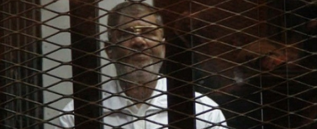 استئناف محاكمة مرسي و14 متهما آخرين في قضية “أحداث الاتحادية” اليوم