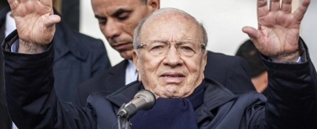 السبسي يتعرض لمحاولة اغتيال قبل ساعات من انطلاق جولة الإعادة في انتخابات الرئاسة بتونس