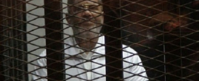 اليوم.. استئناف محاكمة مرسي و130 متهماً في «اقتحام السجون»