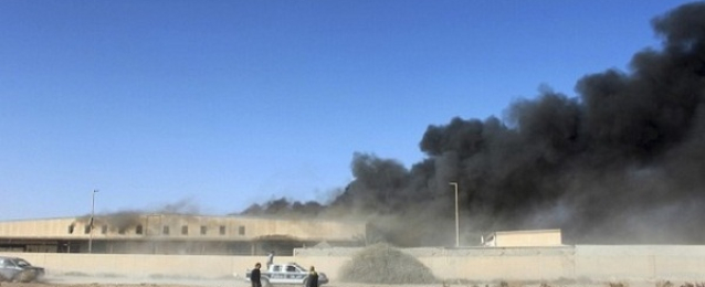 بسبب الاشتباكات.. حريق صهريج ميناء السدر الليبي يمتد إلى صهريجين آخرين