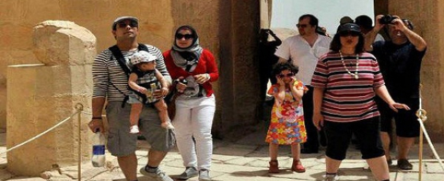 زعزوع: السياحة العربية تعد عاملا أساسيا في دعم السياحة المصرية