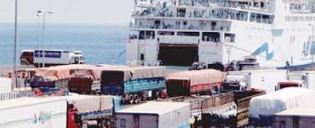 ميناء نويبع يستقبل 402 راكبا و91 شاحنة خلال 24 ساعة
