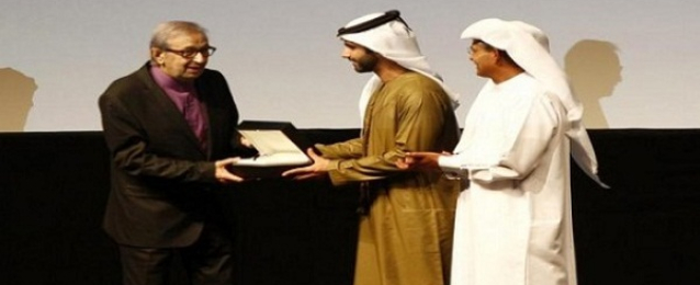 نور الشريف يتسلم تكريمه في مهرجان دبي السينمائي