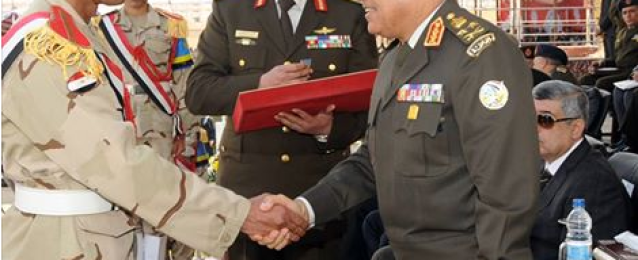 وزير الدفاع يشهد الإحتفال بتخريج الدفعة (150) من معهد ضباط الصف المعلمين داخل القوات المسلحة