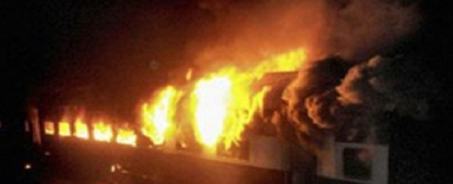 السيطرة على حريق بعربة قطار “المناشي” بالبحيرة دون إصابات