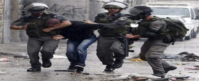 قوات إسرائيلية تعتقل 8 فلسطينيين بالقدس