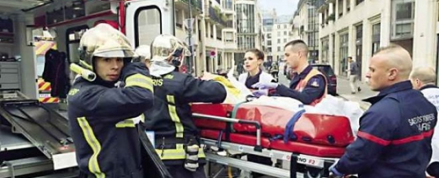 وفاة شرطية وإصابة آخر في إطلاق النار قرب باريس