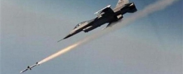 طائرات التحالف العربى تقصف معسكرا للصواريخ شرقي صنعاء