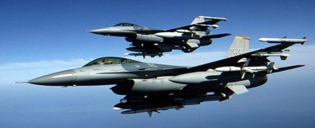 سي إن إن: احتكاك بين مروحية أمريكية و طائرة إيرانية خلال مراقبة للحوثيين
