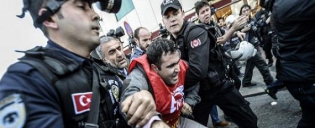 اعتقال أشخاص حاولوا اقتحام القنصلية الإسرائيلية بإسطنبول