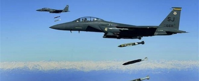 طائرت التحالف العربي تقصف قاعدة الديلمى الجوية في صنعاء