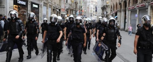 قوات الأمن التركية تعتقل باحثين بأحد المراكز العلمية فى اسطنبول