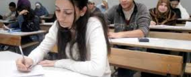 طلاب الثانوية العامة يؤدون اليوم امتحان التربية الوطنية واللغة الثانية