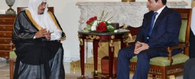خادم الحرمين يؤكد للسيسي مساندة السعودية لجهود مصر لمكافحة الإرهاب