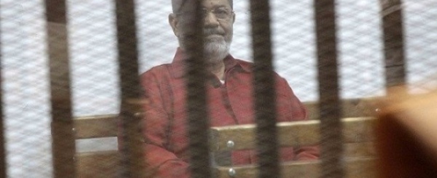 تأجيل محاكمة مرسي و10 آخرين في قضية “التخابر مع قطر” إلى جلسة 11 يوليو