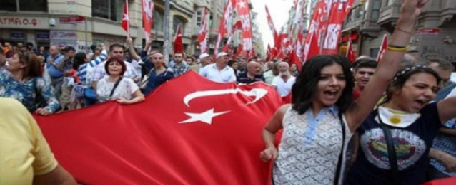 تظاهرات في عدة مدن تركية ضد الإرهاب