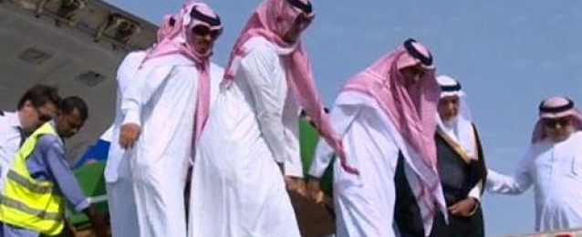 بالصور.. جثمان الراحل سعود الفيصل يصل جدة.. ويُصلى عليه في المسجد الحرام