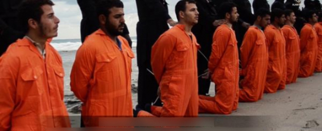 “داعش” يبث فيديو لإعدام جنود سوريين في مسرح روماني على يد فتيان