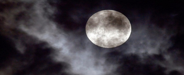 معهد الفلك: “القمر الأزرق” يطل على سكان كوكب الأرض الجمعة