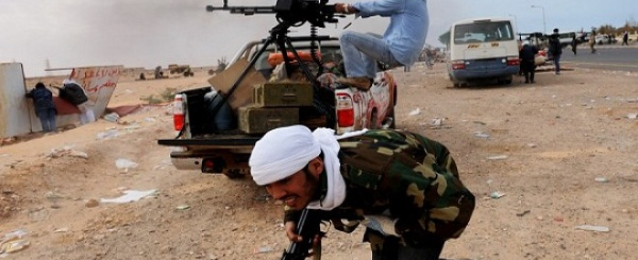 مقتل عشرة جنود ليبيين خلال اشتباكات مع ميليشيات مسلحة فى بنغازى