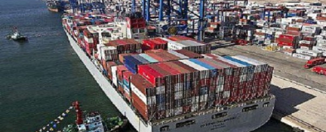 زيادة حركة تداول الحاويات ومغادرة 38 وحدة نهرية ميناء الاسكندرية