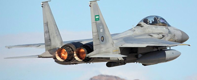 طائرات التحالف العربى تقصف معسكر اللواء 25 في حجة شمالى اليمن