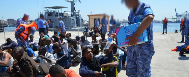 بالصور…القوات البحرية :  تحبط محاولة هجرة غير شرعية لعدد (228) فرد جنسيات مختلفة