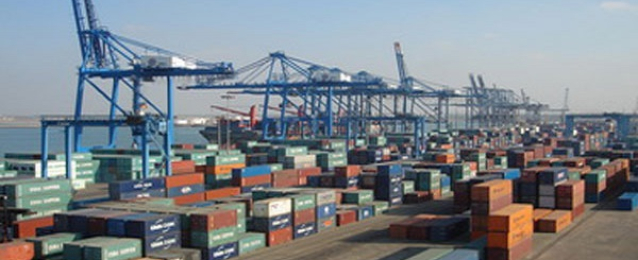 تفعيل فاتورة الكاشير الآلي لتخليص الشاحنات بميناء دمياط