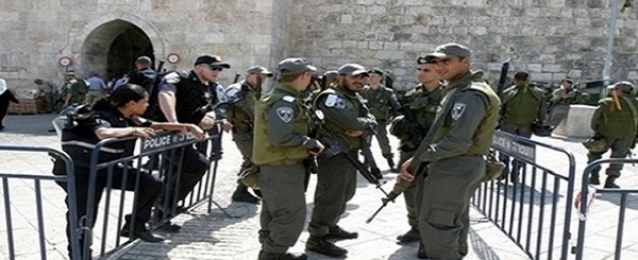الاحتلال الإسرائيلي يحول القدس لثكنة عسكرية ويحاصر المسجد الأقصى