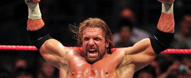 بعد تلقية تهديدات اتحاد مصارعة المحترفين “WWE” يتحدى داعش