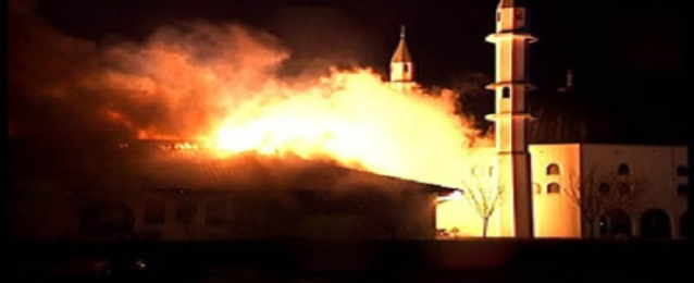 مجهولون يشعلون النار في “مسجد السلام” شرقي كندا