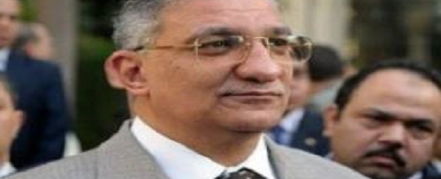 وزير التنمية المحلية يطالب بتيسير استخراج “تراخيص ” تطوير المزلقانات
