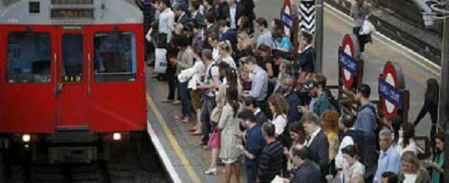الإدعاء البريطاني: المتهم بطعن رجلين في مترو لندن يحتفظ بصور مرتبطة بـ”داعش “