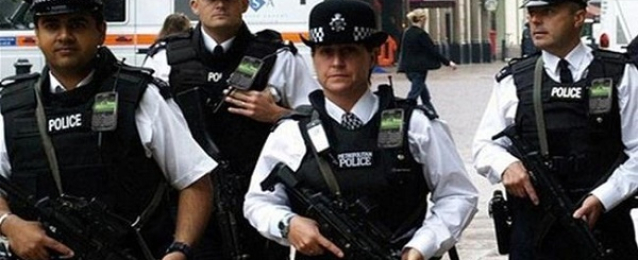 الشرطة البريطانية تحيل 4 متهمين بالإرهاب إلى القضاء