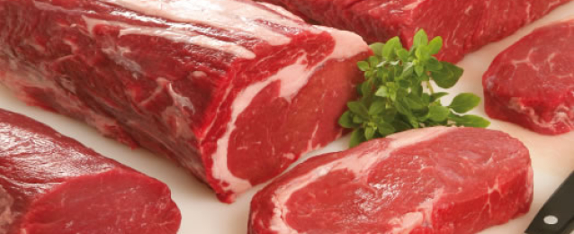 “التموين”: طرح كميات كبيرة من اللحوم الحية والمذبوحة والمجمدة بالمجمعات