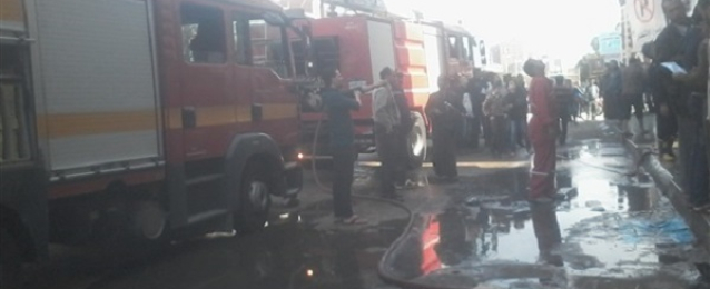 النيابة تعاين موقع حريق أحد المطاعم في بنها