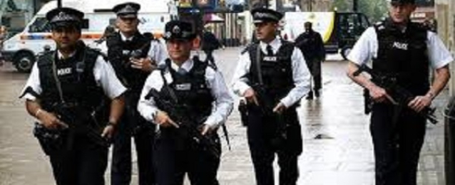 زيادة انتشار الشرطة المسلحة في مترو لندن بعد حادث طعن أشخاص