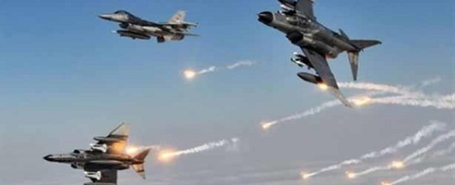 التحالف العربي يقصف معسكرا للقاعدة جنوب اليمن .. ومقتل 7 من التنظيم