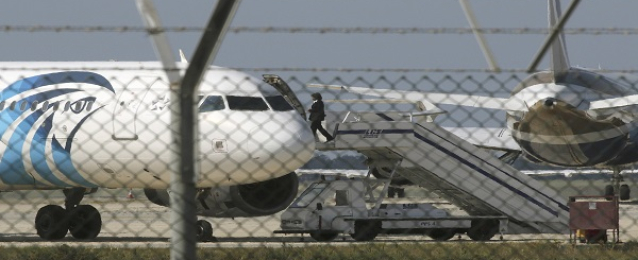 قبرص تمدد اعتقال مختطف الطائرة المصرية لثمانية ايام لاستكمال التحقيق