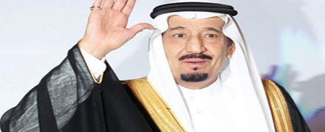 خادم الحرمين يغادر السعودية في جولة خليجية