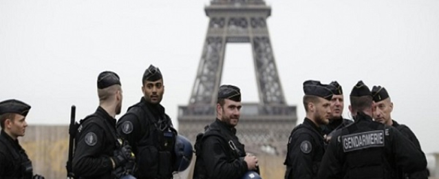 فرنسا تعتزم تمديد حالة الطوارئ