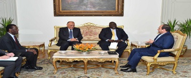 السيسي يوجه الدعوة للرئيس الأوغندي لزيارة مصر
