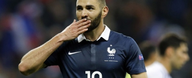 انتقادات لكريم بنزيمة بسبب هجومه على مدرب منتخب فرنسا