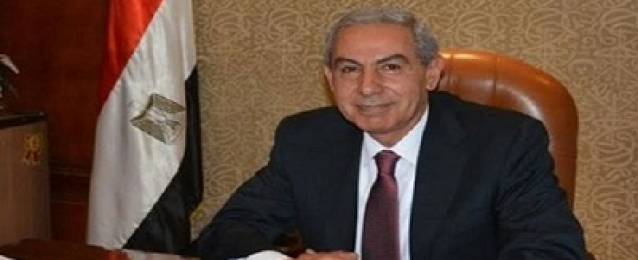 وزير التجارة يغادر القاهرة لباريس لمناقشة فرص التجارة والاستثمار بمصر